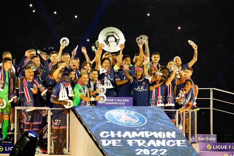 门将关键扑救震惊全场，堪称神扑（门将逆天一扑震撼全场，堪比神迹）