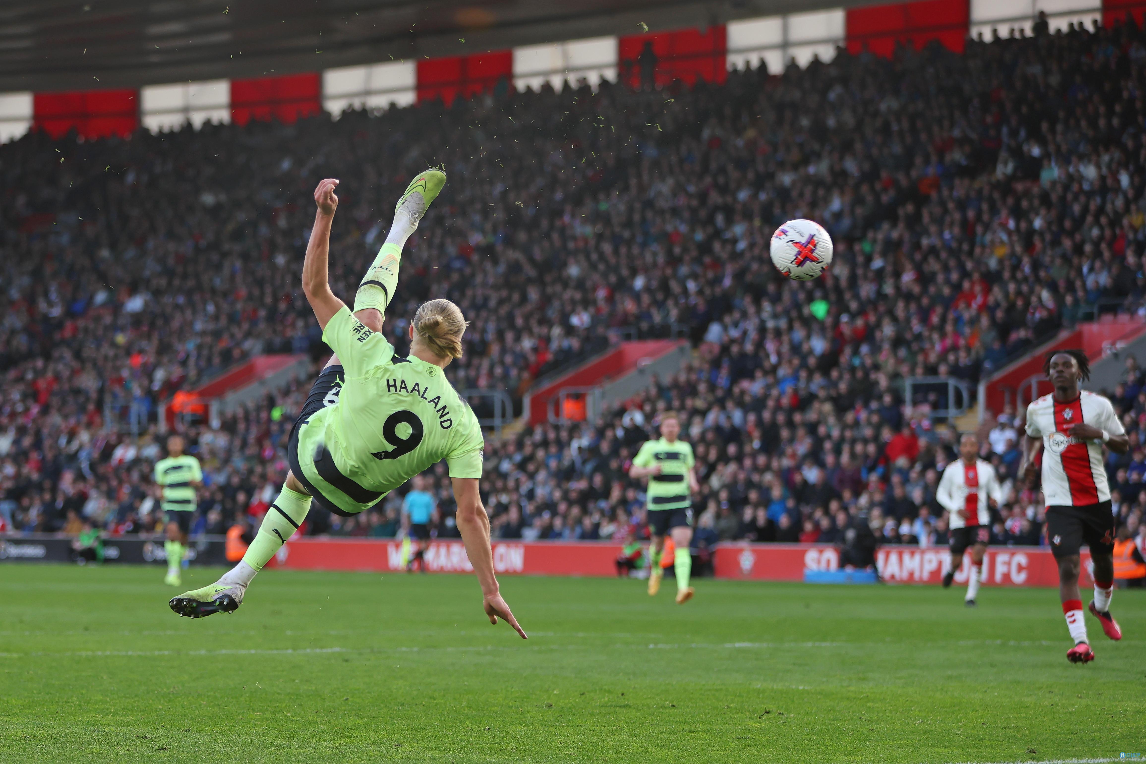 47岁斯洛特赢了！利物浦1-0创欧冠16年纪录 萨拉赫再遭炮轰（47岁斯洛特告捷！利物浦1-0改写欧冠16年纪录，萨拉赫再受质疑）