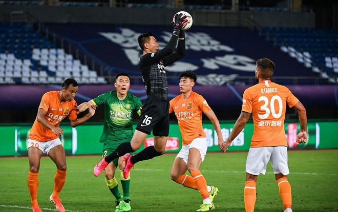 WTT总决赛：王曼昱4-2战胜张本美和，晋级八强（WTT总决赛：王曼昱4比2力克张本美和，挺进八强）