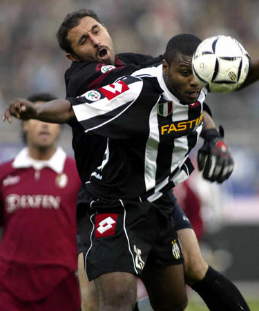 里程碑，颜骏凌已为上海海港出战500场比赛（颜骏凌达成里程碑：代表上海海港出战第500场）