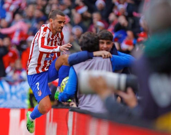 马克西：梅西就是足球史上的里程碑；格策那一脚依然难以释怀（马克西直言：梅西堪称足坛里程碑；对格策那一脚仍难释怀）