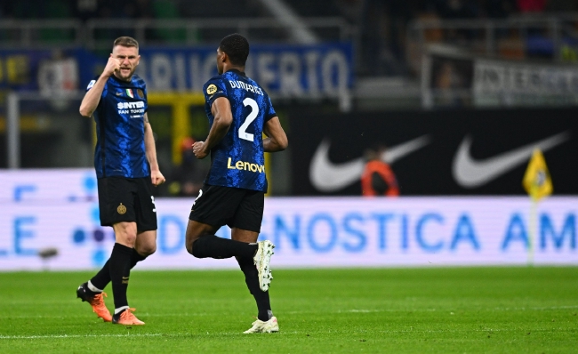 记者：马赛队长巴列尔迪想代表阿根廷踢世界杯，不考虑去沙特（记者称马赛队长巴列尔迪渴望为阿根廷征战世界杯，暂不考虑前往沙特）