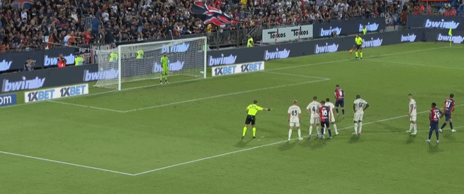 他今天的表现无可挑剔