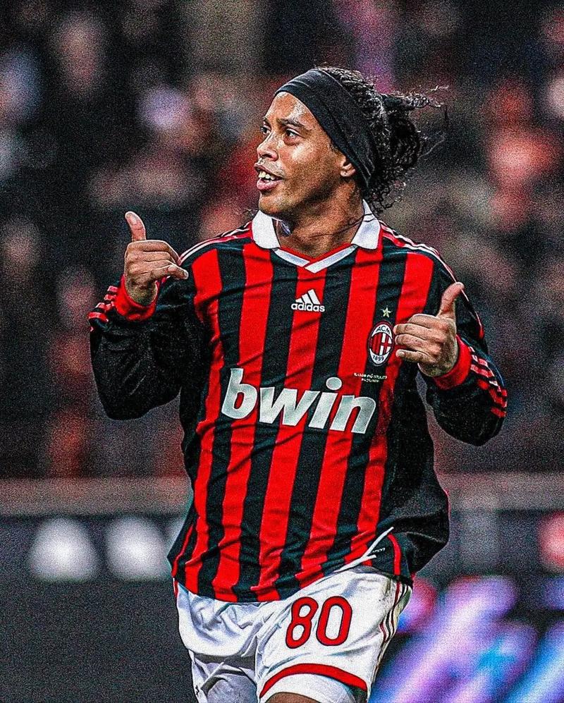 孔蒂：德佬说这是真正领袖带领下的胜利？总感觉是在说他自己（孔蒂回怼德佬：所谓“真正领袖”的胜利，听着像在夸自己）