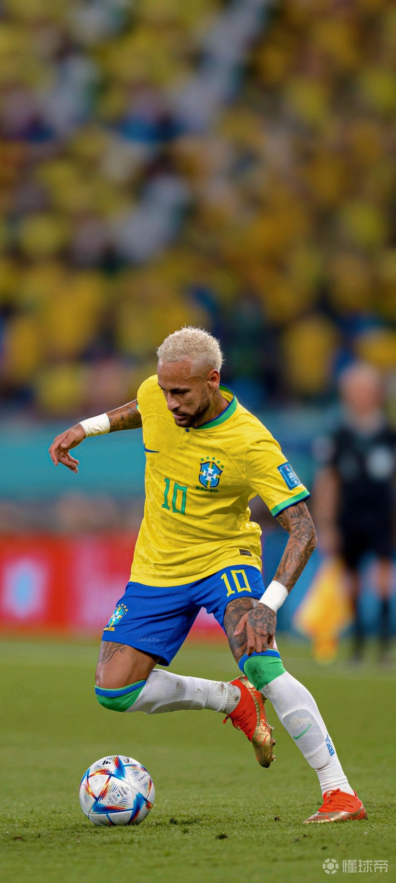 新星闪耀！摩根·罗杰斯破门获名宿称赞，或成三狮军团中场核心（摩根·罗杰斯破门闪光获名宿力赞，有望成为三狮中场核心）