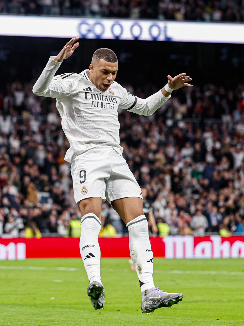 马卡：特尔施特根参加巴萨今日合练，有望复出入选欧冠大名单（马卡：特尔施特根今日随巴萨合练，或将复出进入欧冠名单）