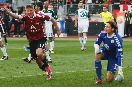 篮球勇士替补球员贡献关键分数（勇士替补挺身而出砍下关键得分）